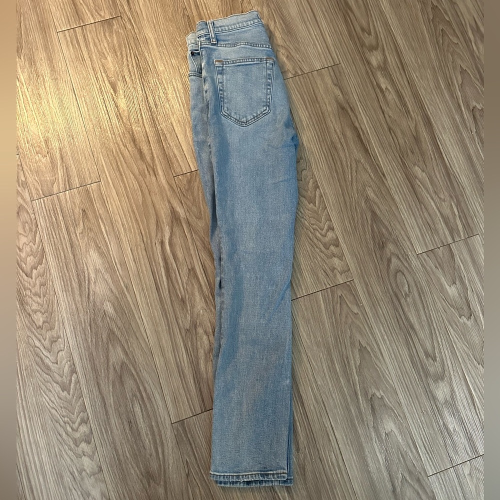 Abercrombie & Fitch Ultra High Rise 90s Slim Straight Jean